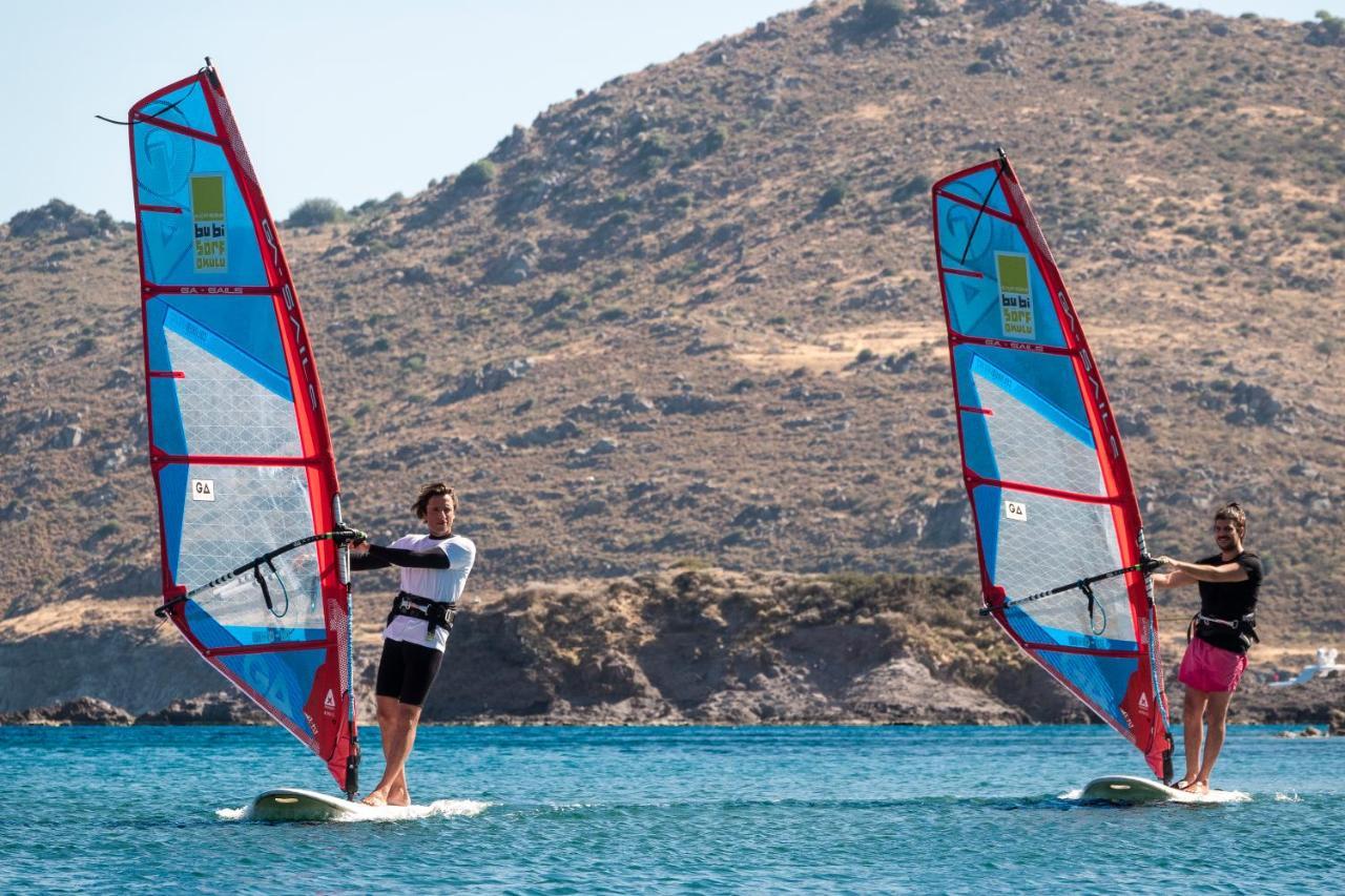 Radisson Collection Hotel, Bodrum أكيارلار المظهر الخارجي الصورة Windsurfers on the island of Rhodes